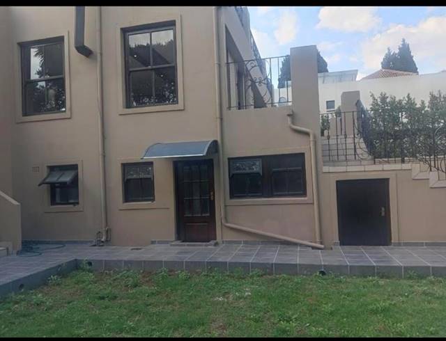 6 BEDROOM PROPERTY TO RENT IN KYALAMI ESTATE